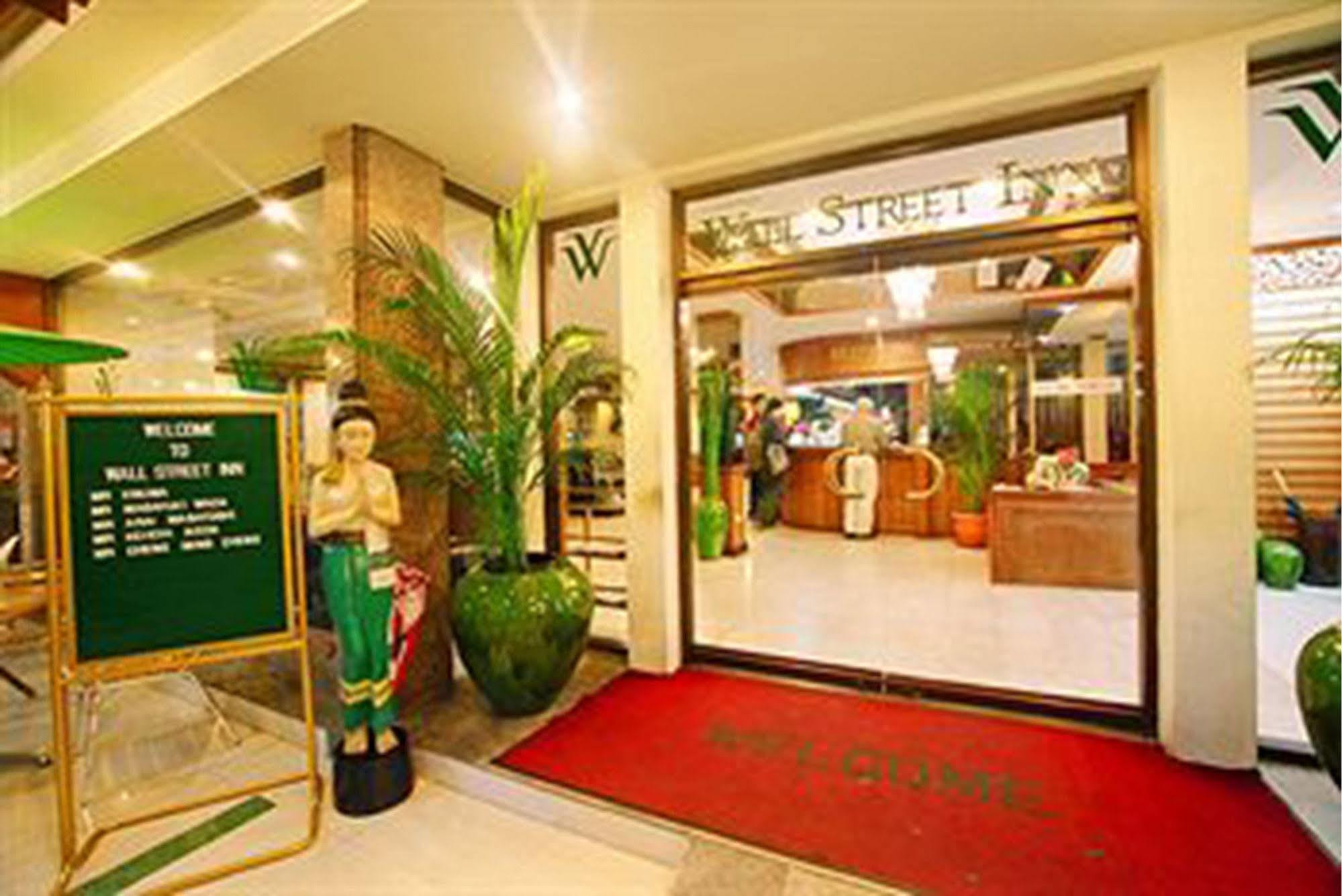 Wall Street Inn, Бангкок Экстерьер фото
